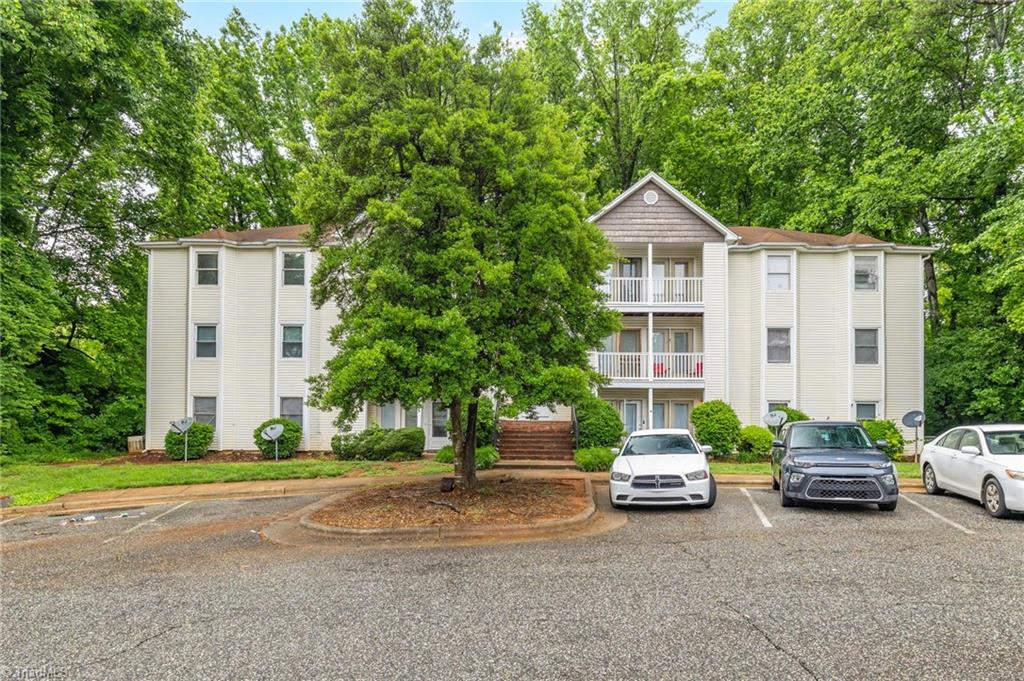 2328 W Vandalia Road #M, Greensboro, North Carolina image 1