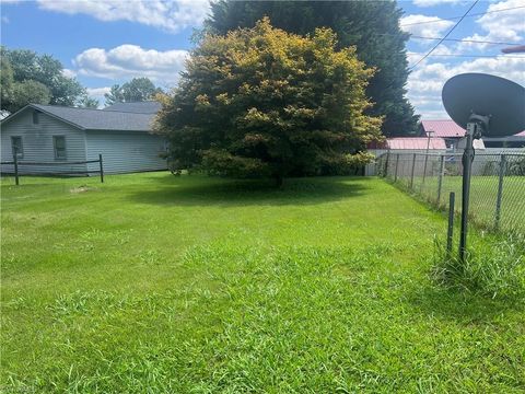 A home in Mount Airy