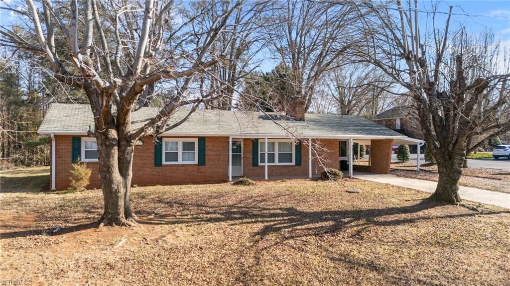 Photo of 3805 LITTLEBROOK Drive, Clemmons, NC 27012 (MLS # 1207621)