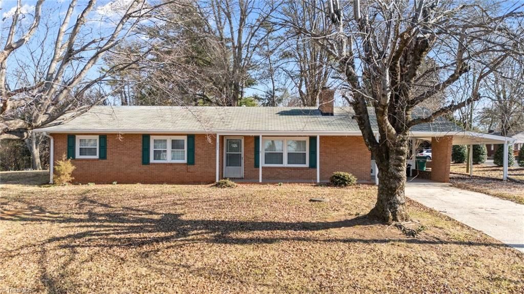 Photo of 3805 LITTLEBROOK Drive, Clemmons, NC 27012 (MLS # 1207621)