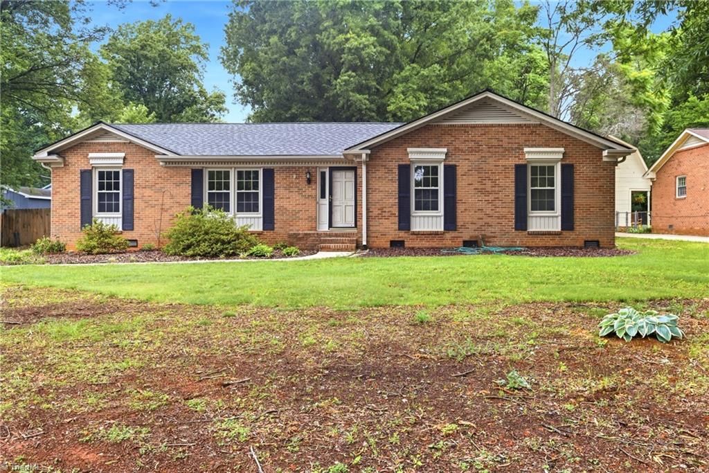 Photo of 5010 Ellenwood Drive, Greensboro, NC 27410 (MLS # 1222432)