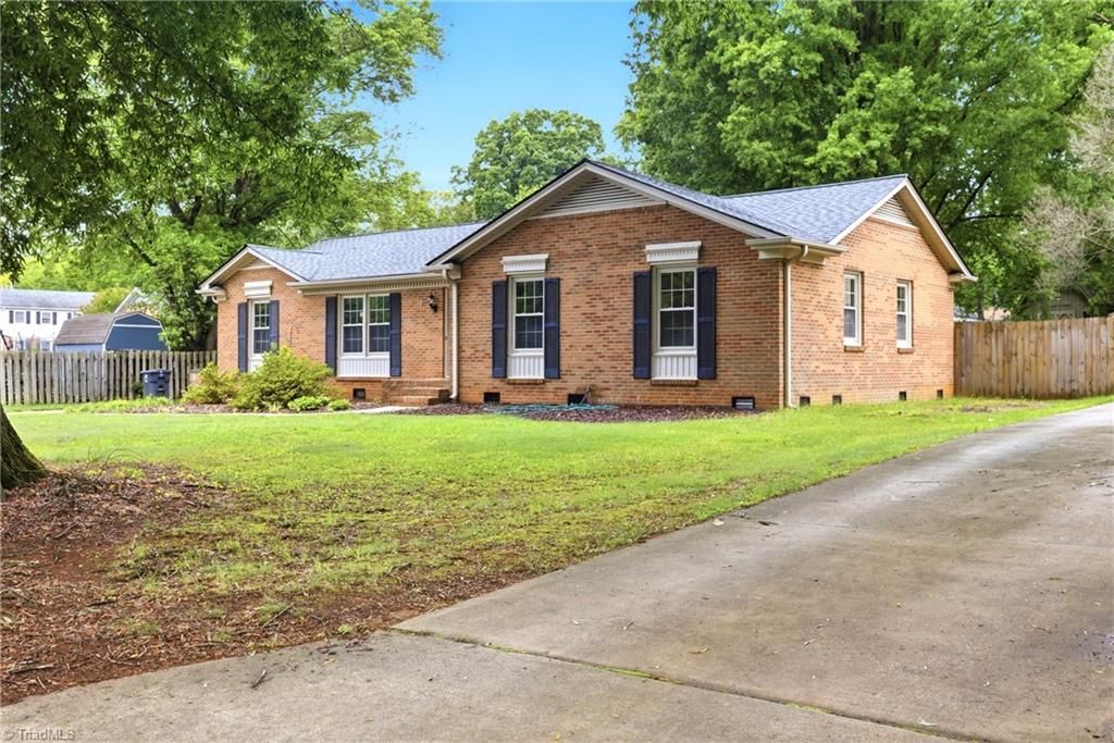 Photo of 5010 Ellenwood Drive, Greensboro, NC 27410 (MLS # 1222432)