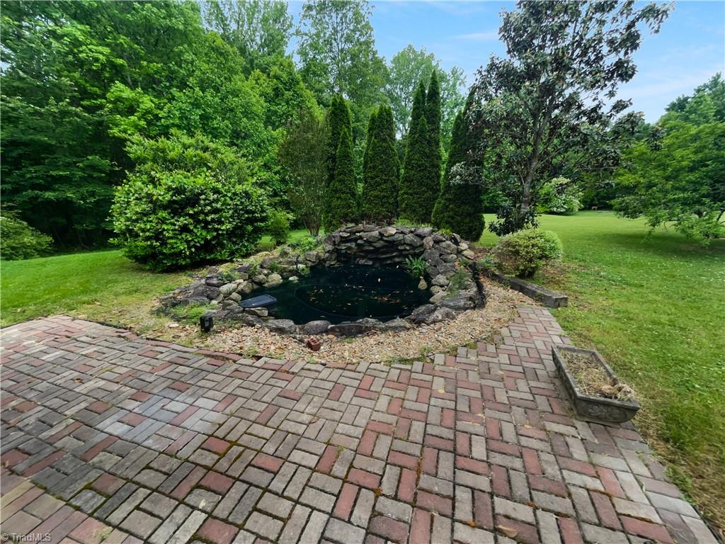 8402 Cripplegate Trace, Browns Summit, North Carolina image 32