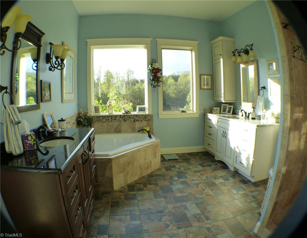 1564 Thore Road, Pinnacle, North Carolina image 33