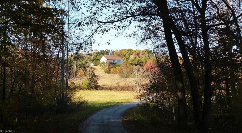 1564 Thore Road, Pinnacle, North Carolina image 1
