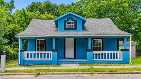 Homes For Sale - 1224 Downing Street<br/> High Point, NC 27260