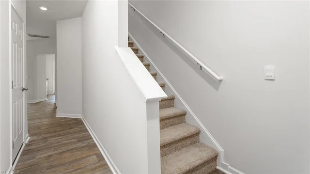 817 Gaelic Drive, photo 2 of 20