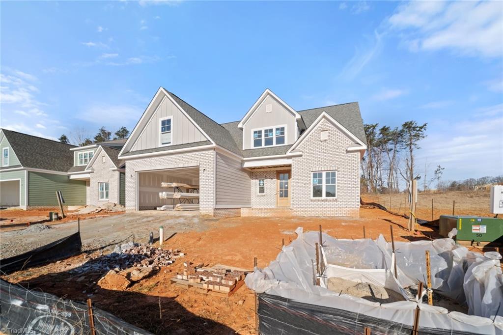 Winston-Salem, North Carolina 27106, United States, 4 Bedrooms Bedrooms, ,4 BathroomsBathrooms,Residential,Pending,93618