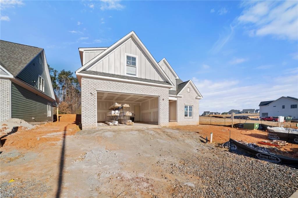 Winston-Salem, North Carolina 27106, United States, 4 Bedrooms Bedrooms, ,4 BathroomsBathrooms,Residential,Pending,93618