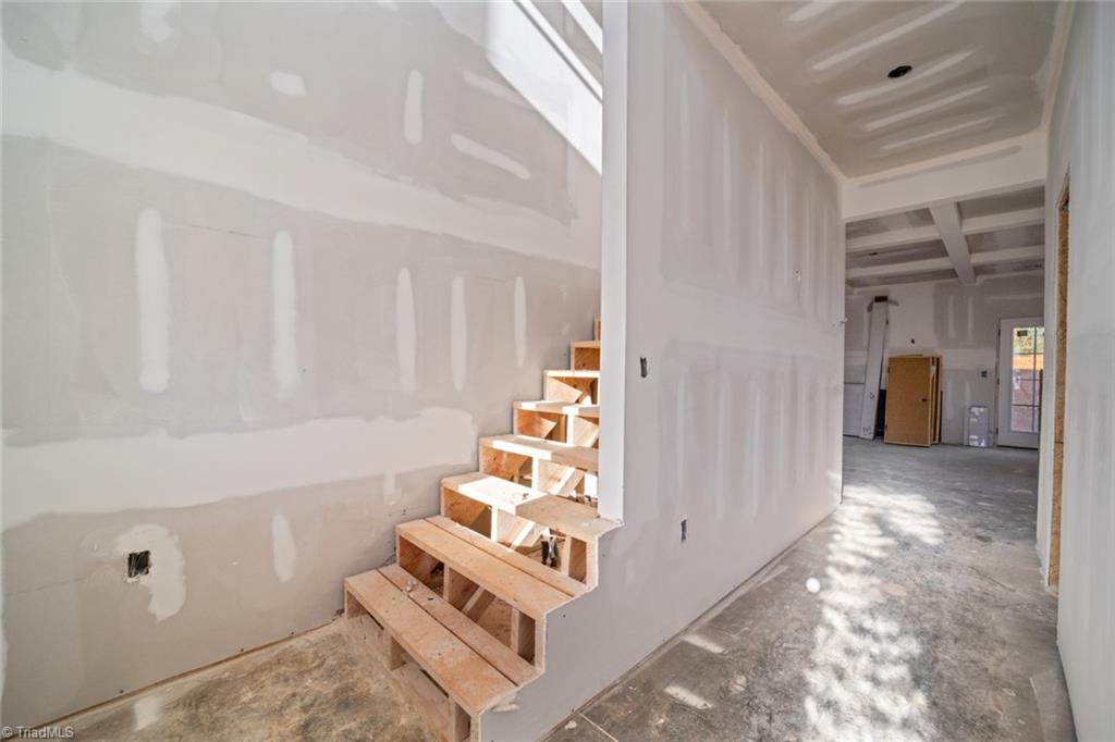 Winston-Salem, North Carolina 27106, United States, 4 Bedrooms Bedrooms, ,4 BathroomsBathrooms,Residential,Pending,93618