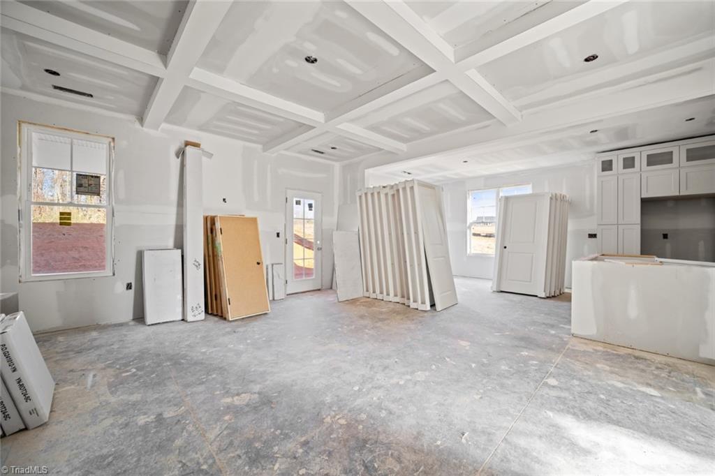 Winston-Salem, North Carolina 27106, United States, 4 Bedrooms Bedrooms, ,4 BathroomsBathrooms,Residential,Pending,93618