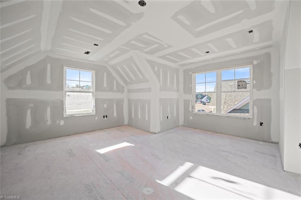 Winston-Salem, North Carolina 27106, United States, 4 Bedrooms Bedrooms, ,4 BathroomsBathrooms,Residential,Pending,93618