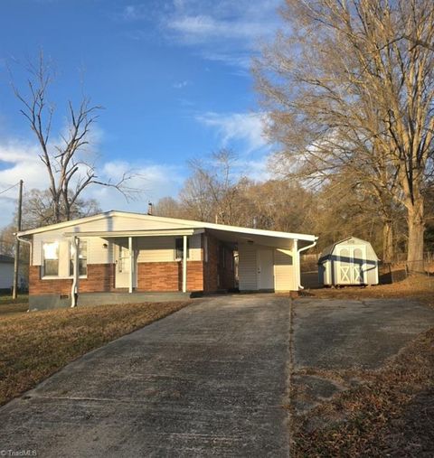 Homes For Sale - 1313 Rivercrest Drive<br/> Rockingham County, Eden, NC 27288