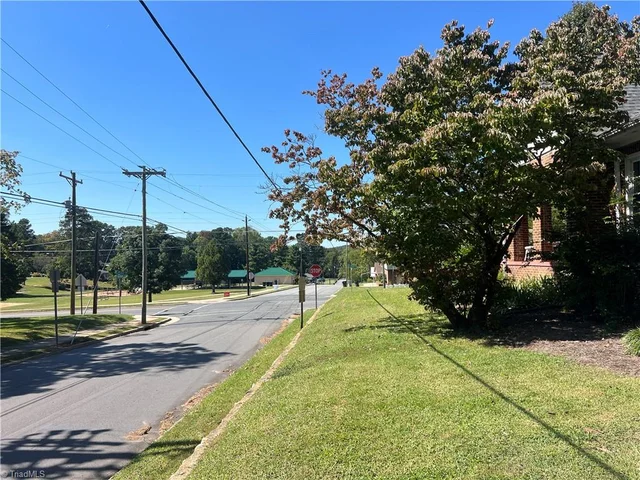 357 S Park Street, photo 5 of 50