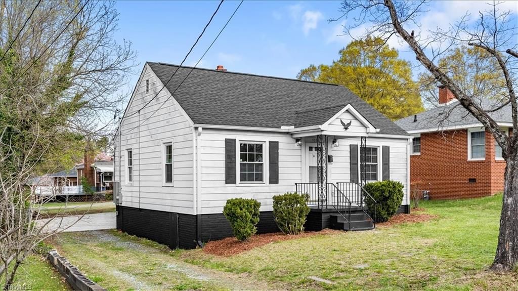 Photo of 1036 Mebane Street, Burlington, NC 27217 (MLS # 1214391)