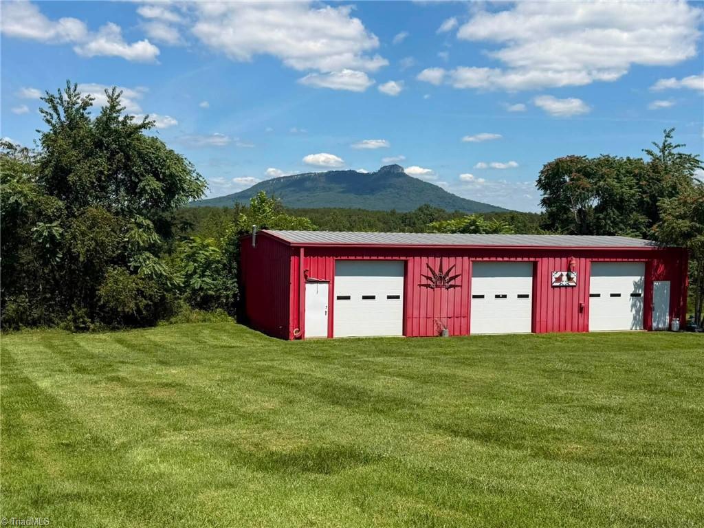 1207 Grassy Creek Road