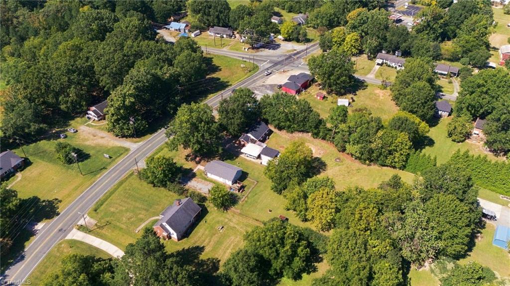 Photo of 983 Nc Highway 87, Burlington, NC 27217 (MLS # 1237265)