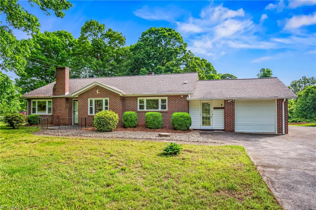 2804 Us Highway 21 Hwy, Hamptonville, North Carolina image 3