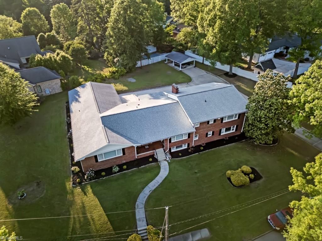 Photo of 300 Edgedale Drive, High Point, NC 27262 (MLS # 1197725)