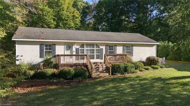 5498 Covered Bridge Road, photo 3 of 35