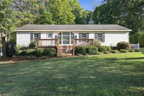5498 COVERED BRIDGE RD, TRINITY, NC 27370 - Image 44bb7f5a97cdeafaa3e272b58e6d675e/3038765861