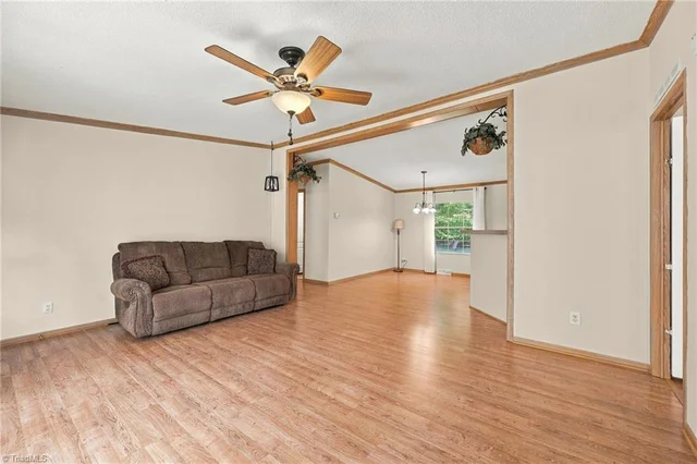 5498 Covered Bridge Road, photo 5 of 35