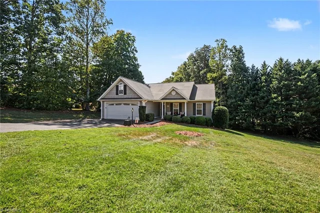 848 Ridge View Terrace, photo 2 of 31
