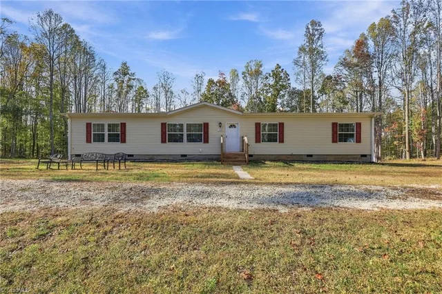 2689 Old Winston Road, photo 2 of 43