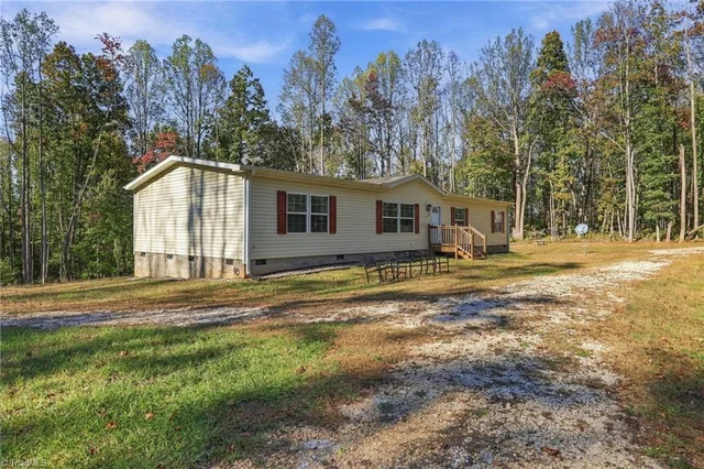 2689 Old Winston Road, photo 4 of 43