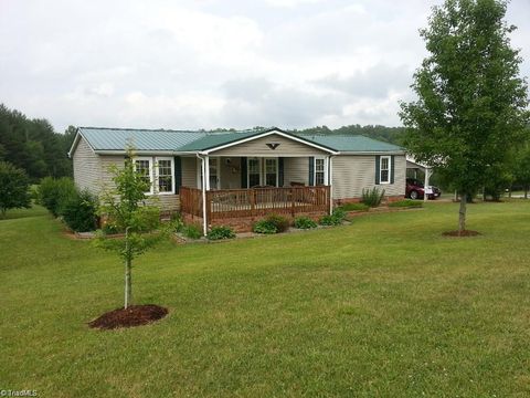 Mobile Home For Sale - 43 Wolf Creek Lane<br/> Patrick County, Ararat, VA 24053