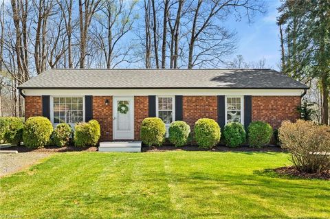 Homes For Sale - 1505 Runabout Road<br/> Pfafftown, NC 27040