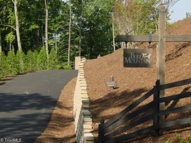 43 Chestnut Falls Drive, photo 1 of 6