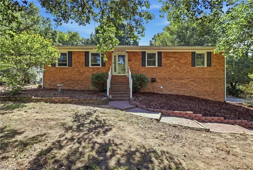 406 Spring Road, photo 1 of 45