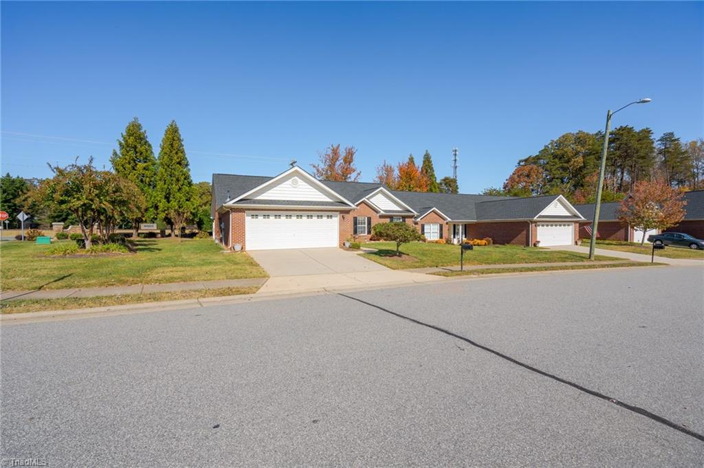 2084 Hibiscus Lane, Kernersville, North Carolina image 3