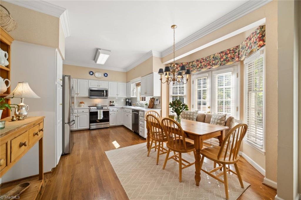 Clemmons, North Carolina 27012, United States, 4 Bedrooms Bedrooms, ,3 BathroomsBathrooms,Residential,Pending,155587