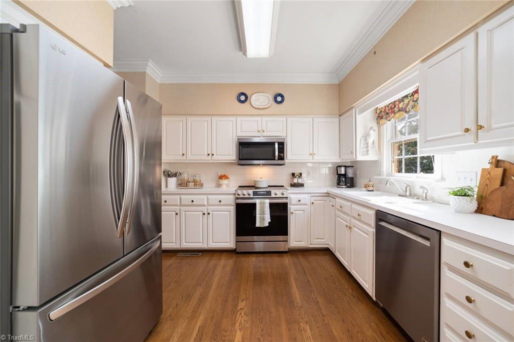 Clemmons, North Carolina 27012, United States, 4 Bedrooms Bedrooms, ,3 BathroomsBathrooms,Residential,Pending,155587