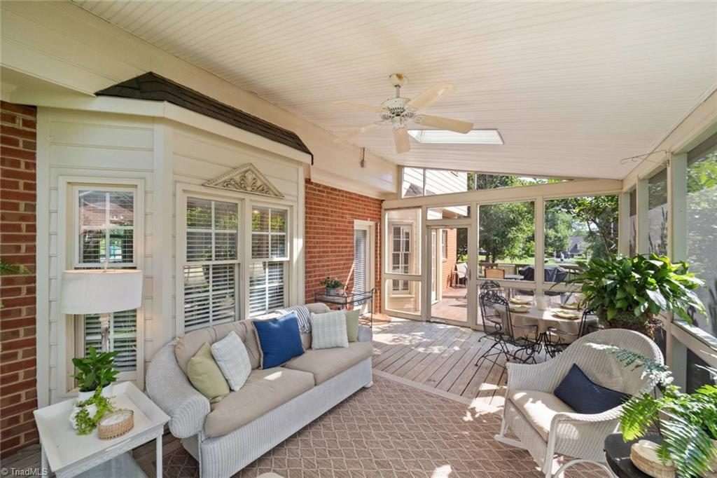 Clemmons, North Carolina 27012, United States, 4 Bedrooms Bedrooms, ,3 BathroomsBathrooms,Residential,Pending,155587