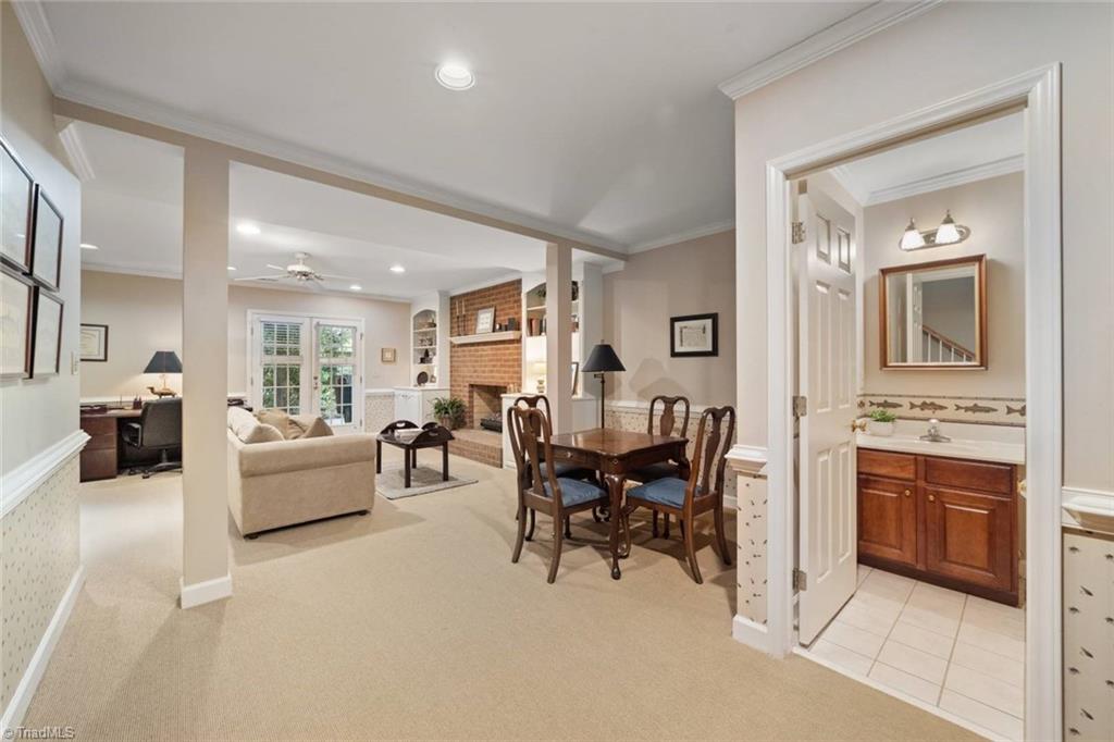 Clemmons, North Carolina 27012, United States, 4 Bedrooms Bedrooms, ,3 BathroomsBathrooms,Residential,Pending,155587