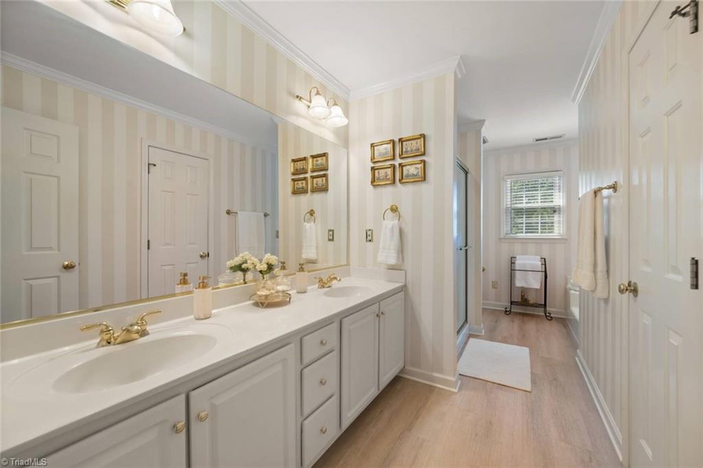 Clemmons, North Carolina 27012, United States, 4 Bedrooms Bedrooms, ,3 BathroomsBathrooms,Residential,Pending,155587