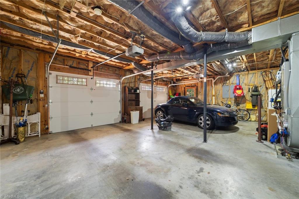 Clemmons, North Carolina 27012, United States, 4 Bedrooms Bedrooms, ,3 BathroomsBathrooms,Residential,Pending,155587