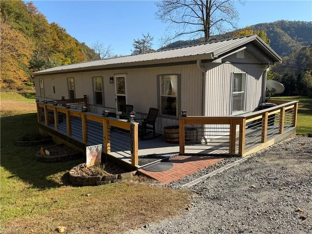 6603 Elk Creek Darby Road, photo 3 of 38