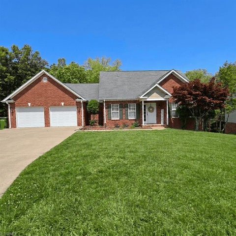 Homes For Sale - 107 Hills Drive<br/> Mount Airy, NC 27030