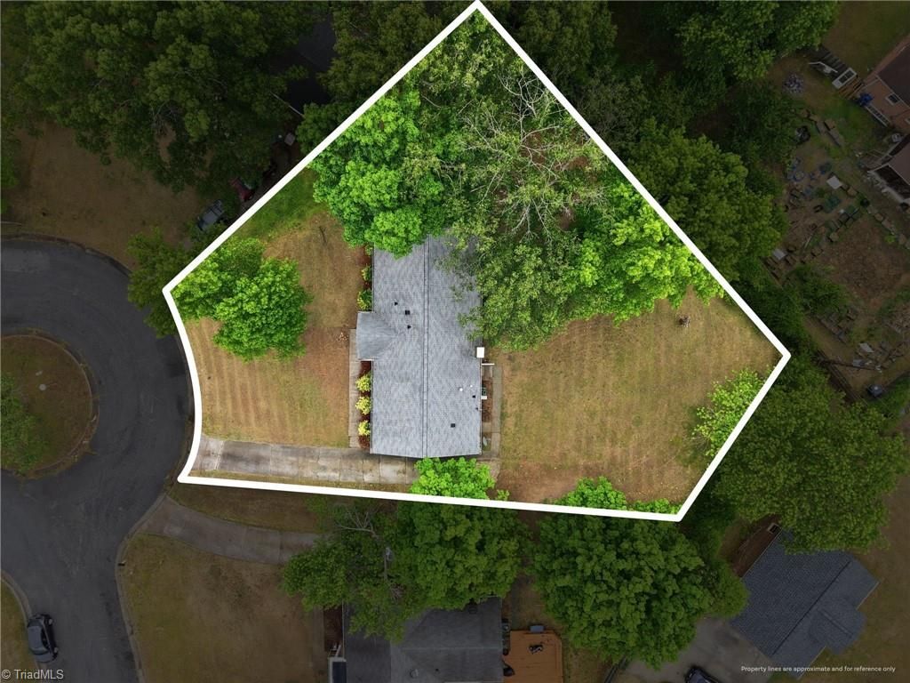 Photo of 2402 Revolan Court, Greensboro, NC 27407 (MLS # 1221872)