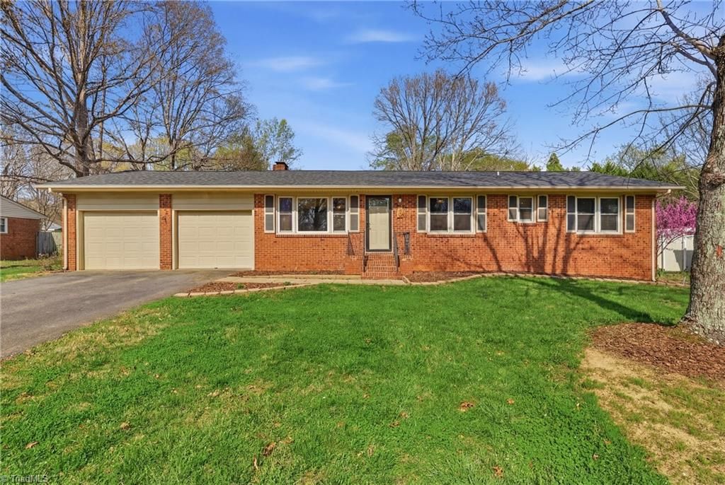 Photo of 1024 Country Lane, Winston-Salem, NC 27107 (MLS # 1214026)