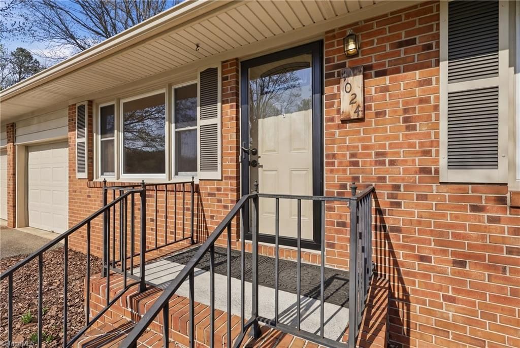 Photo of 1024 Country Lane, Winston-Salem, NC 27107 (MLS # 1214026)