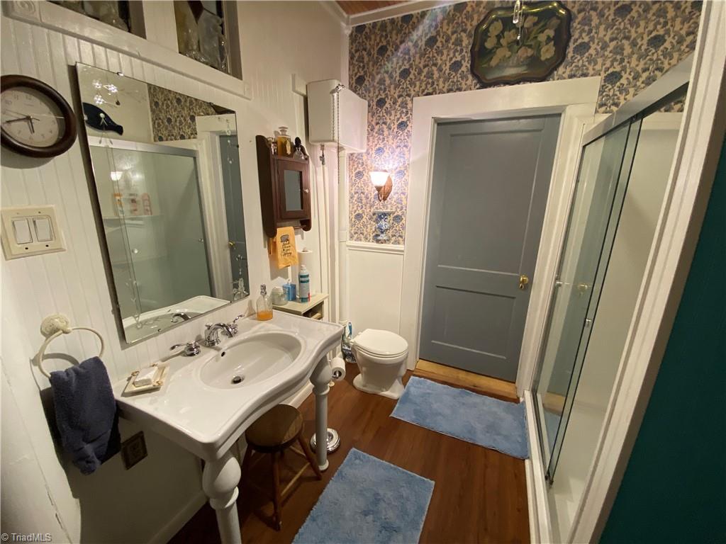 314 W Pine Street, Mount Airy, North Carolina image 27