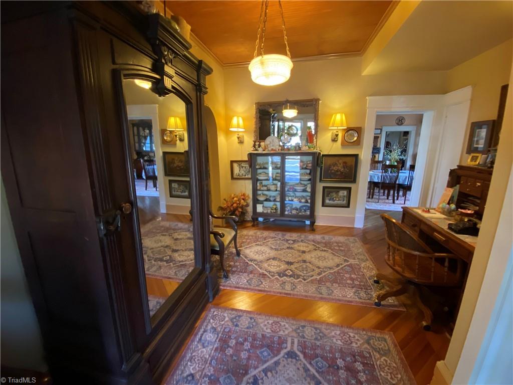 314 W Pine Street, Mount Airy, North Carolina image 3