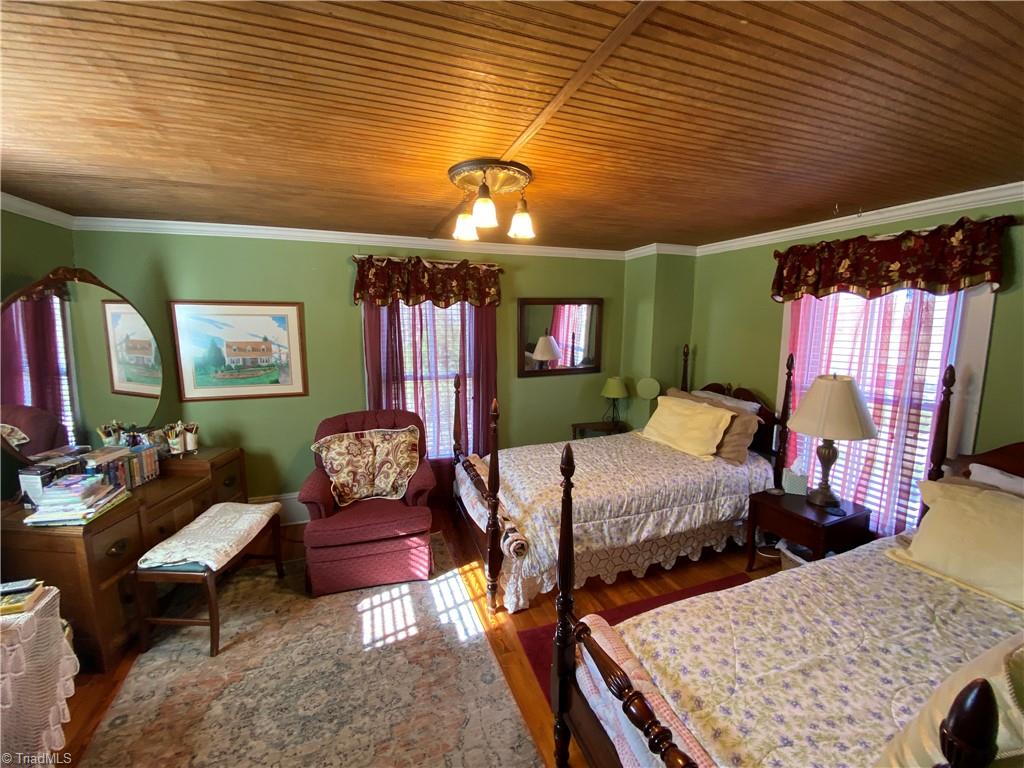 314 W Pine Street, Mount Airy, North Carolina image 9
