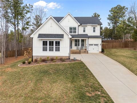 Homes For Sale - 812 Stone Tennis Court<br/> Hillsborough, NC 27278