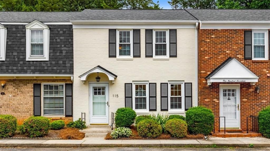 Photo of 115 Charlestowne Circle, Winston-Salem, NC 27103 (MLS # 1222041)
